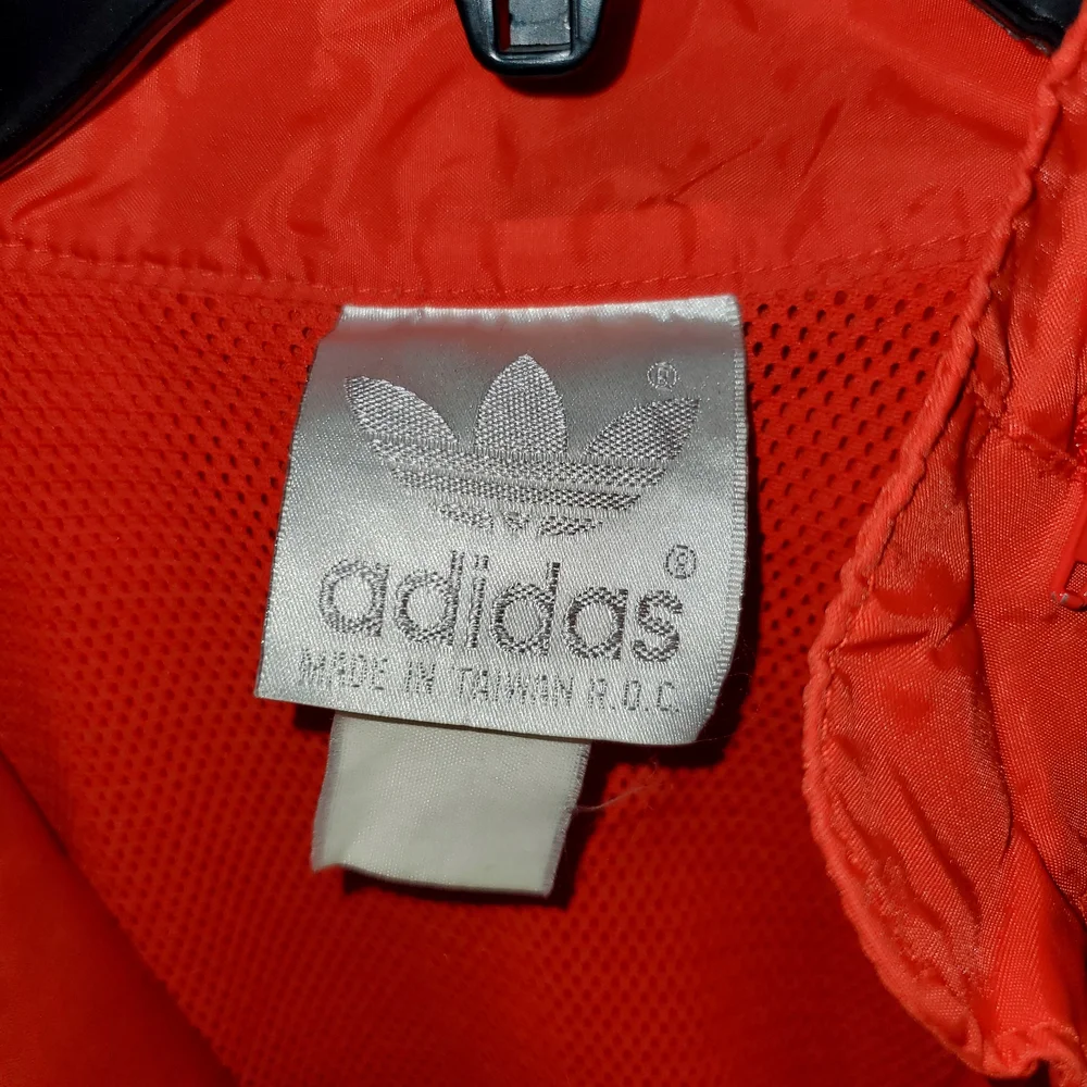 Adidas Windbreaker Mens Size Medium Red 3 White Stripes Pullover Jacket Vintage - Picture 3 of 3